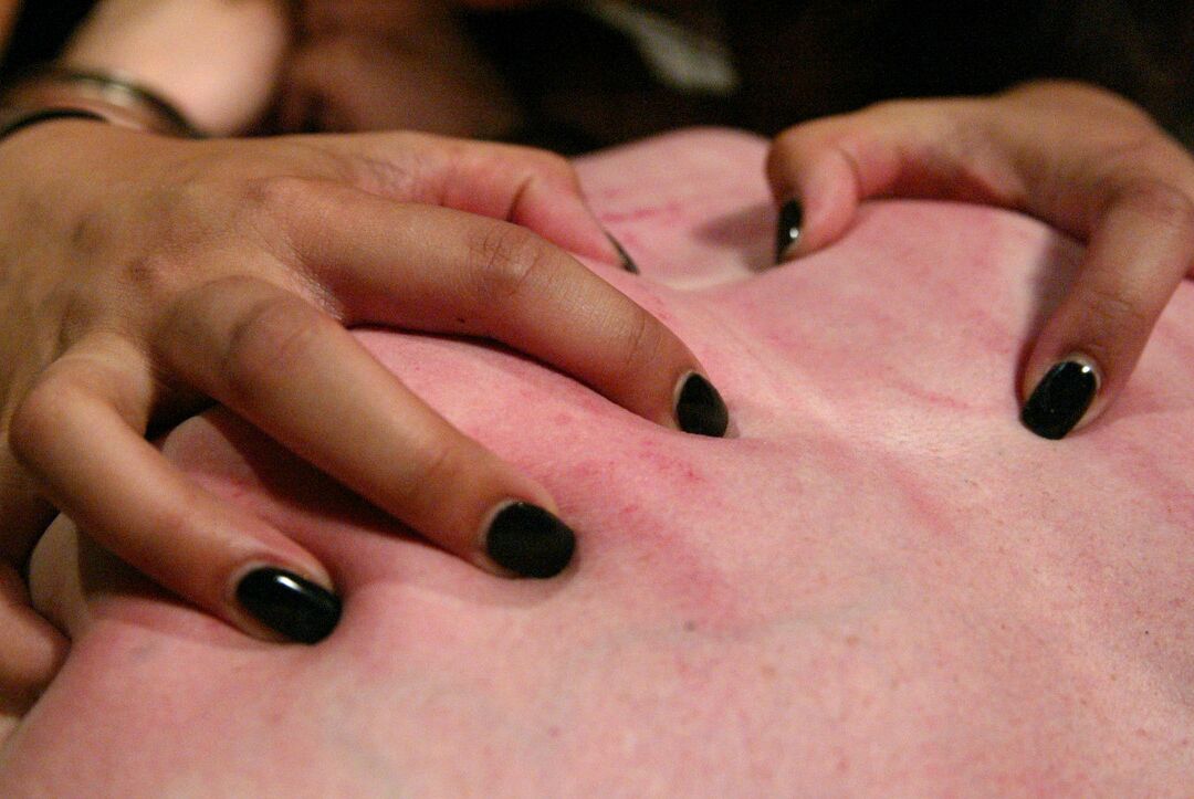 21P Hombres en dolor Annie Cruz, Judas