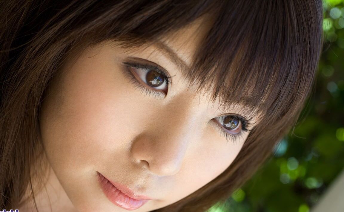 16P 平井亜矢が着替え中に裸で立つ