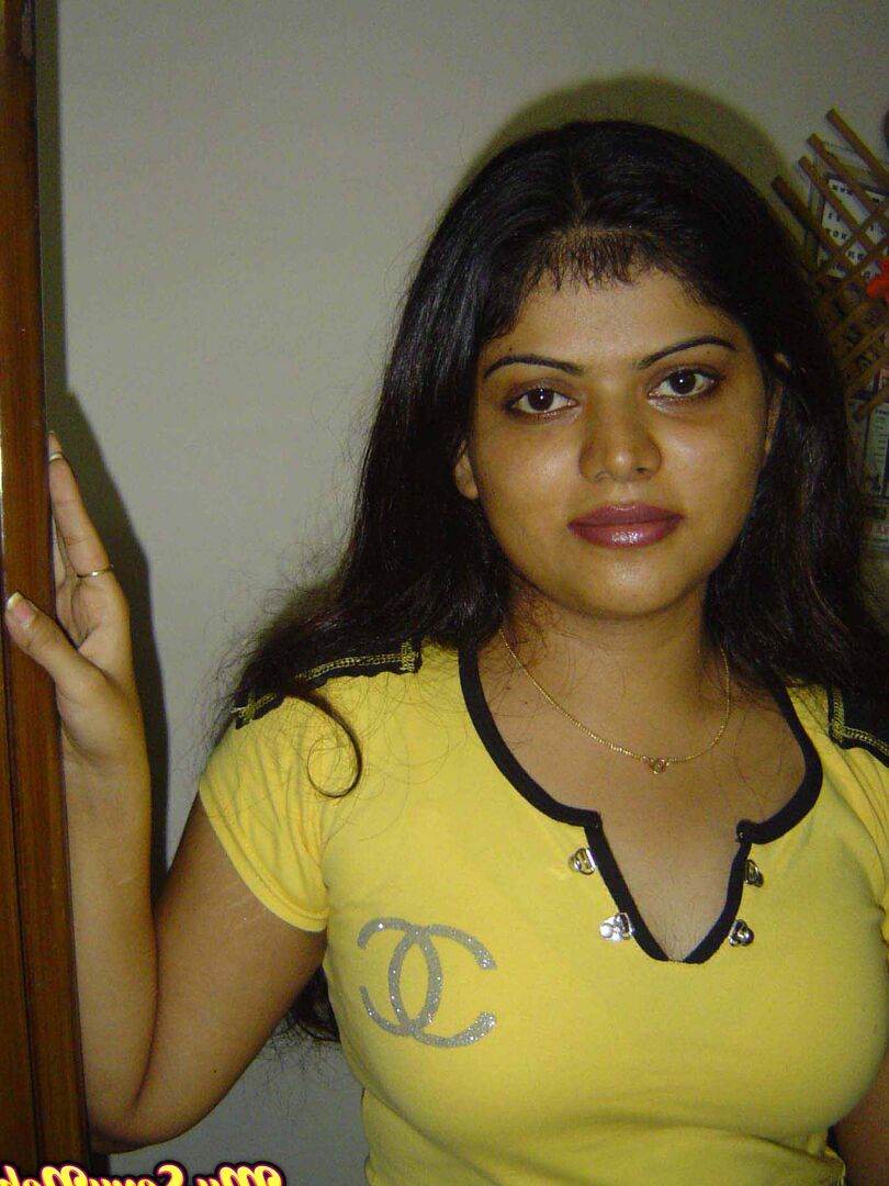 15P Indian girl Heha puts a smile on her pretty face during non nude poses