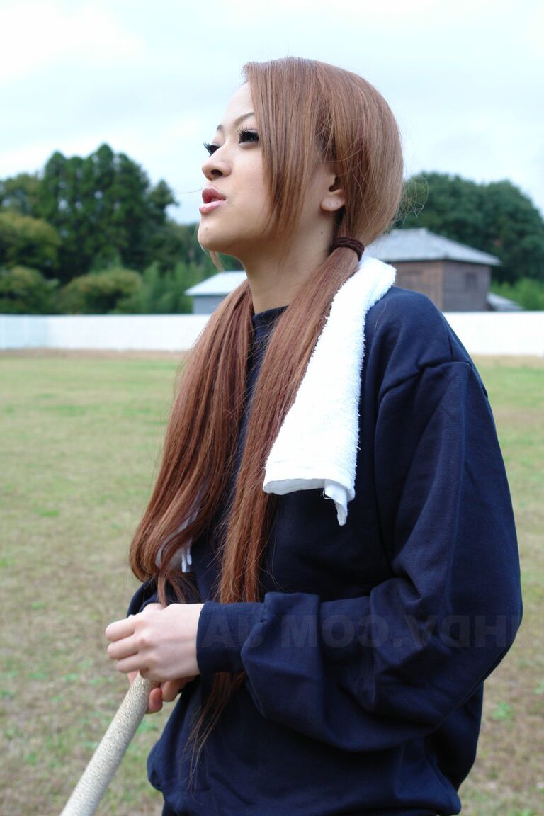 19P La pom-pom girl chaude An Umemiya surprend une star du rugby avec une pipe en plein air