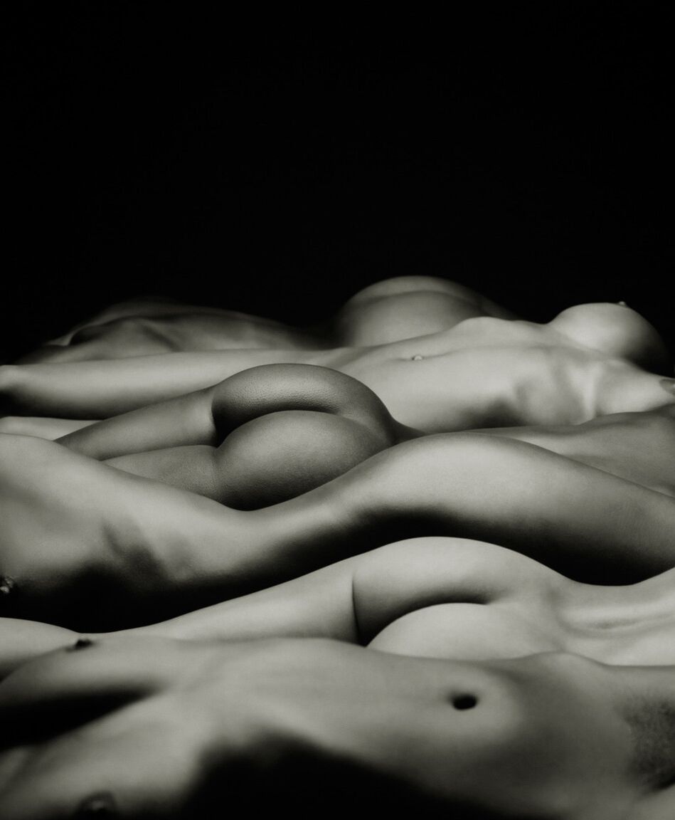 17P Erotic fantasy babes show off their exquisite tits and curved butts