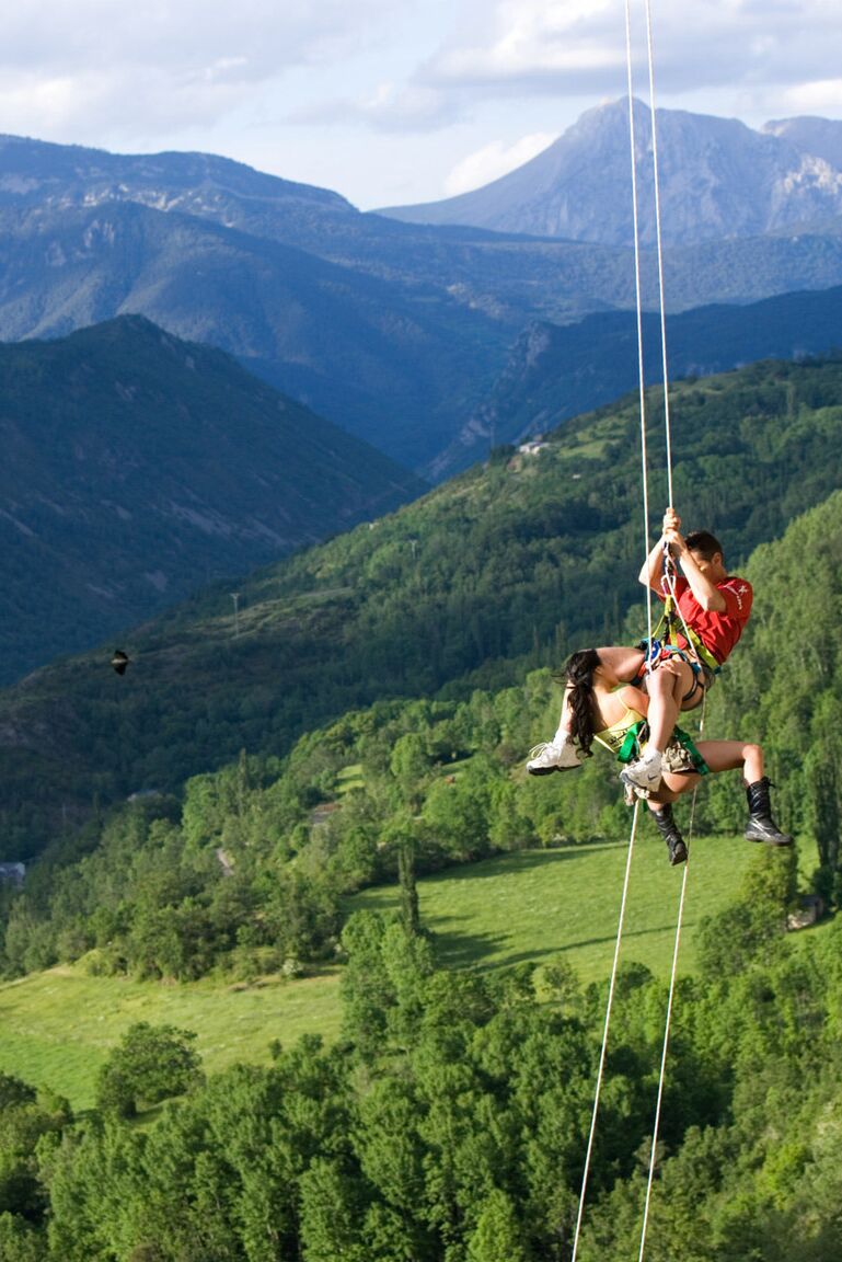 16P Alpinista asiática gostosa chupa seu guia para ser resgatado