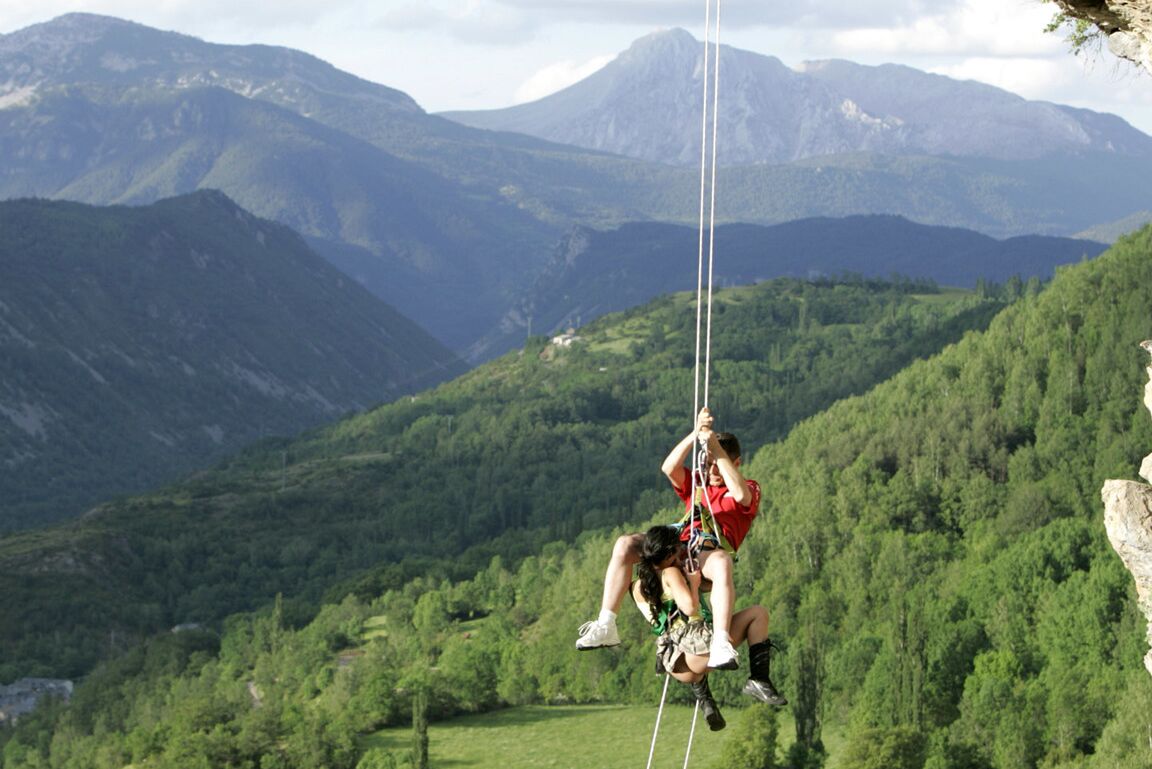 16P Alpinista asiática gostosa chupa seu guia para ser resgatado