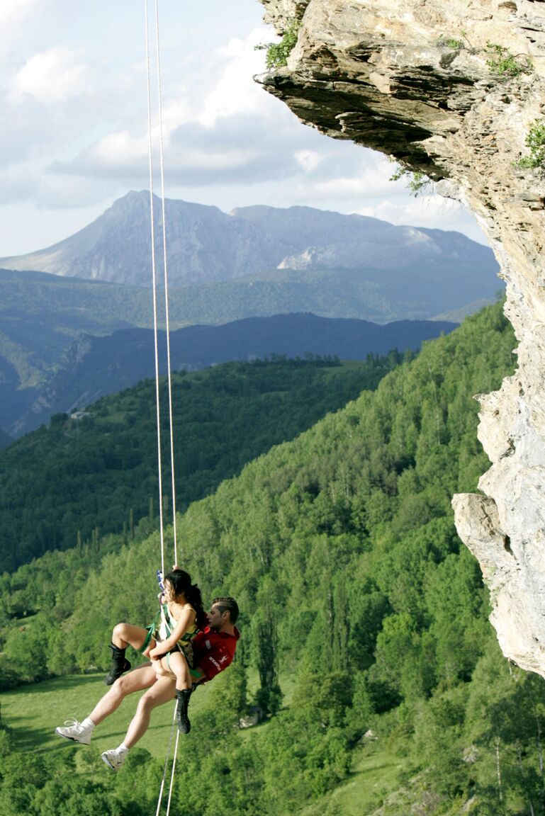 16P Alpinista asiática gostosa chupa seu guia para ser resgatado
