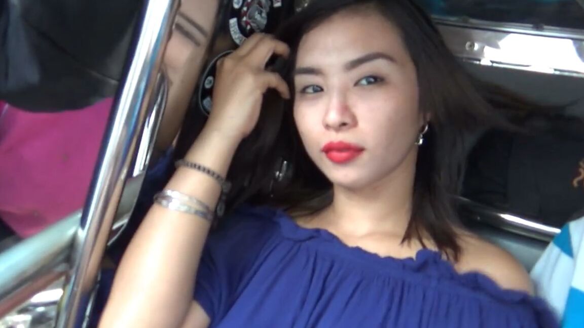16P Filipina schluckt Ladung ausländisches Sperma nach spontanem Sex mit ihr
