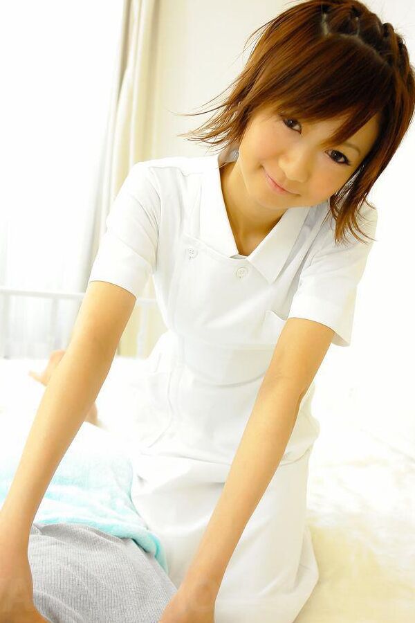 12P Miriya Hazuki Enfermeira asiática é uma merda e lambe paciente difícil falo