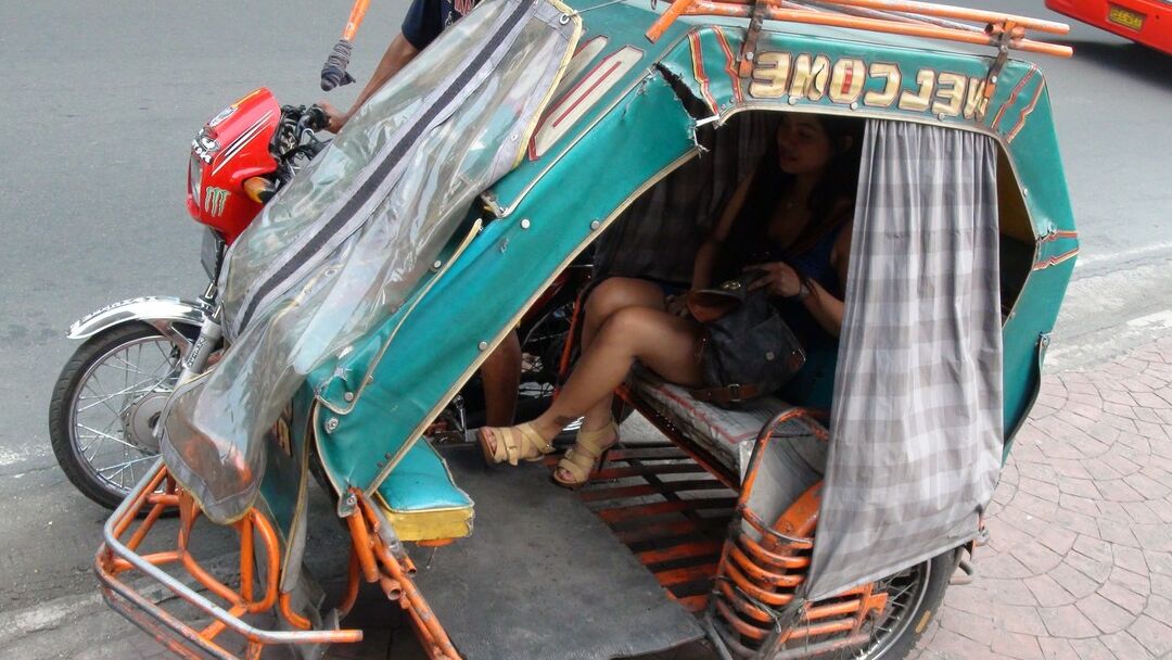 16P Local Asian BJ queen picked up by traveller and fed cock on film until facial