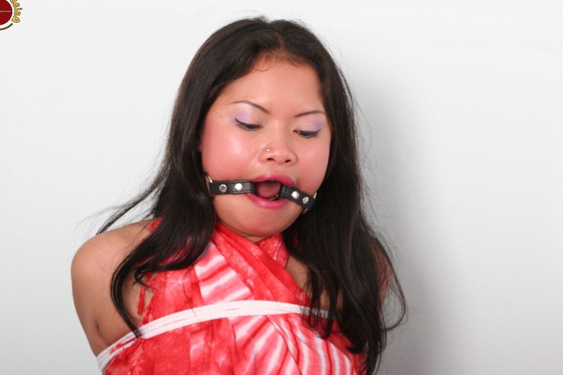 16P Stupid Asian Ring Gagged and Toetied for humiliation