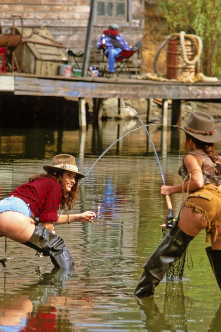 21P Lesbische Cowgirl-MILFs Teanna Kai