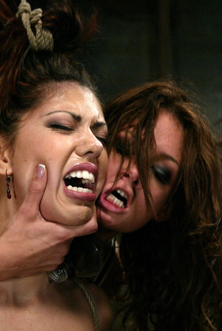 21P Com Fio Buceta Satine Phoenix, Tory Lane