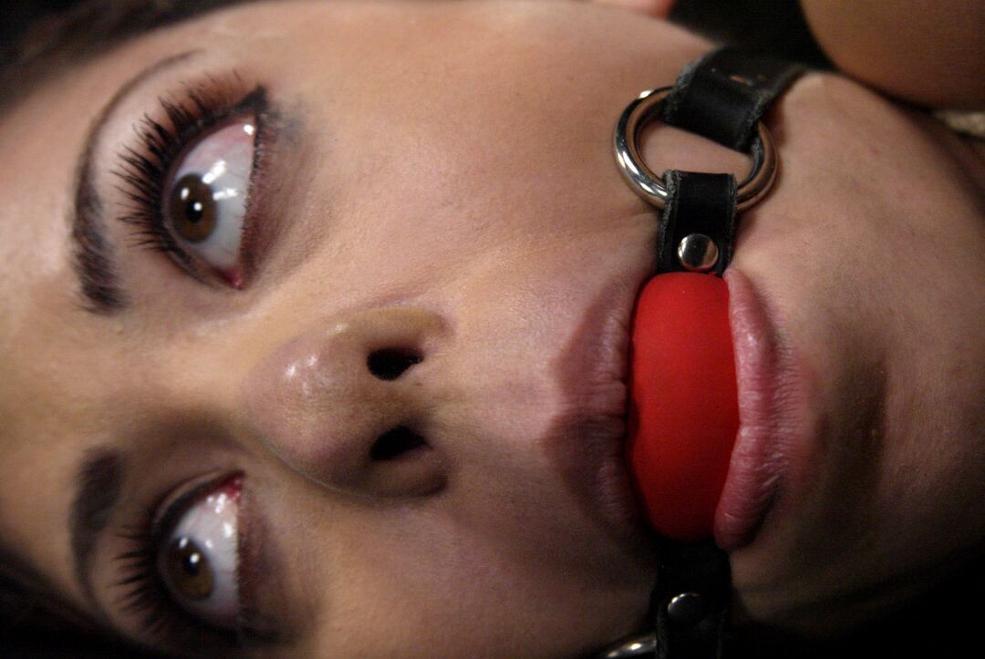 21P Com Fio Buceta Satine Phoenix