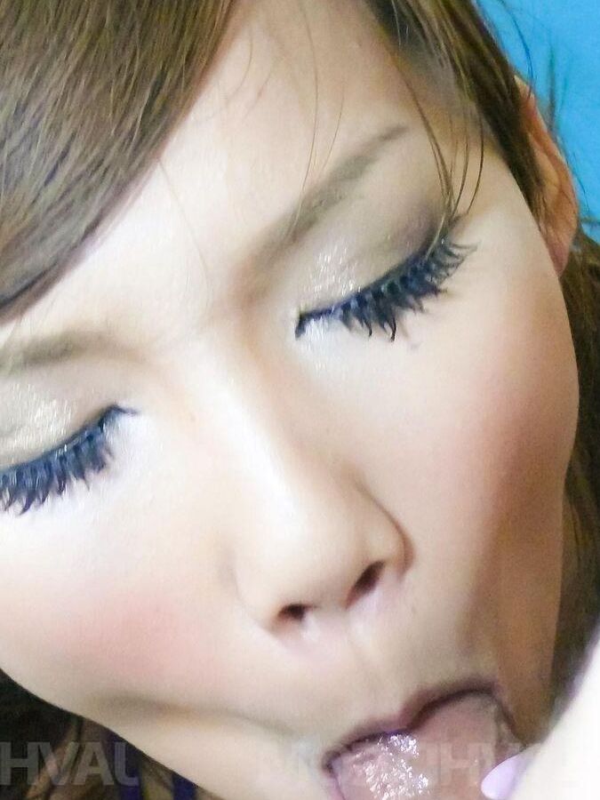 15P Akiho Nishimura Asian teases boner with oiled feet and with cans