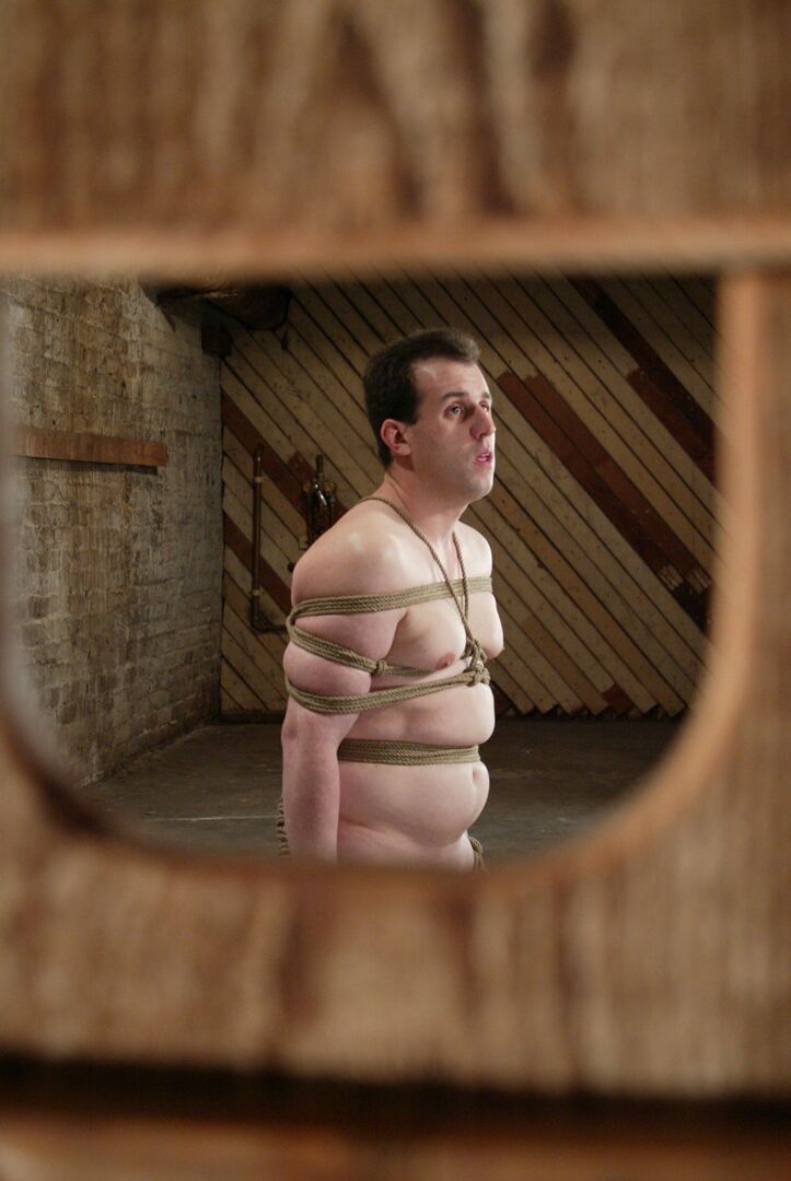21P Hommes dans la douleur Annie Cruz, mini