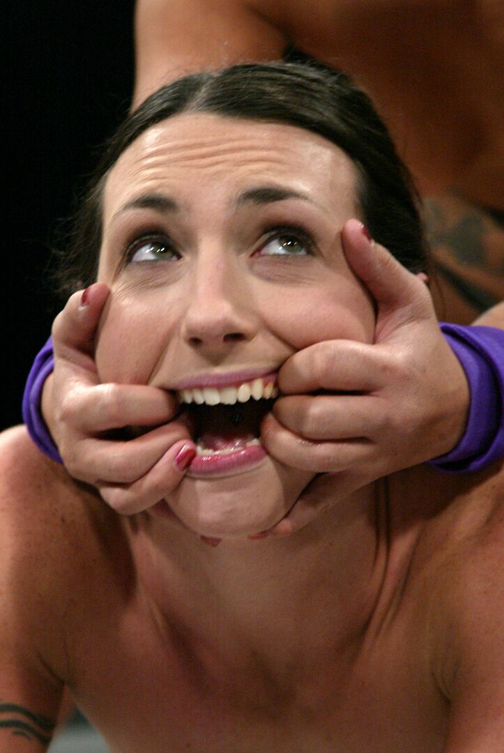 21P Gymnast DragonLily anal fucks MILF Wenoma with a strapon after losing a fight