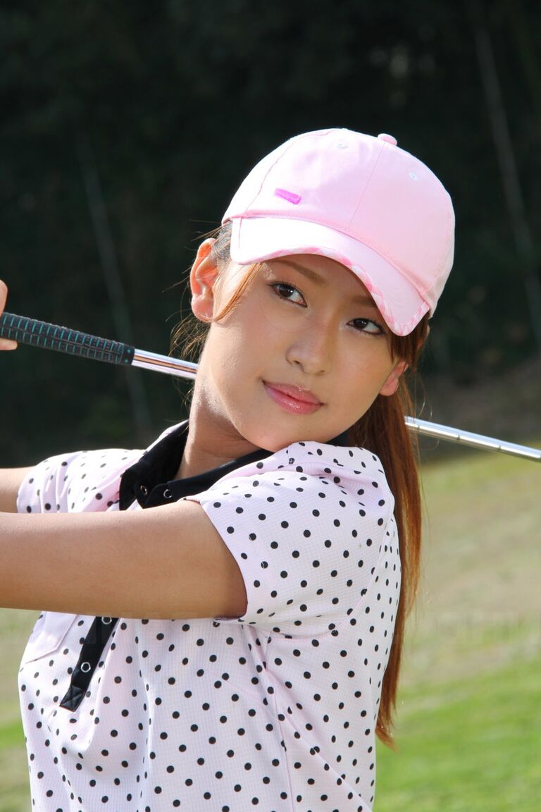 15P Young Japanese golfer Nao Yuzumiya flashes a no panty up skirt on the course