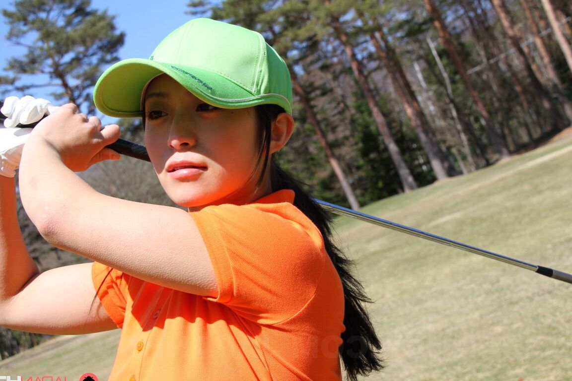 15P Japanese golfer Nana Kunimi flashes no panty upskirt while lining up a putt