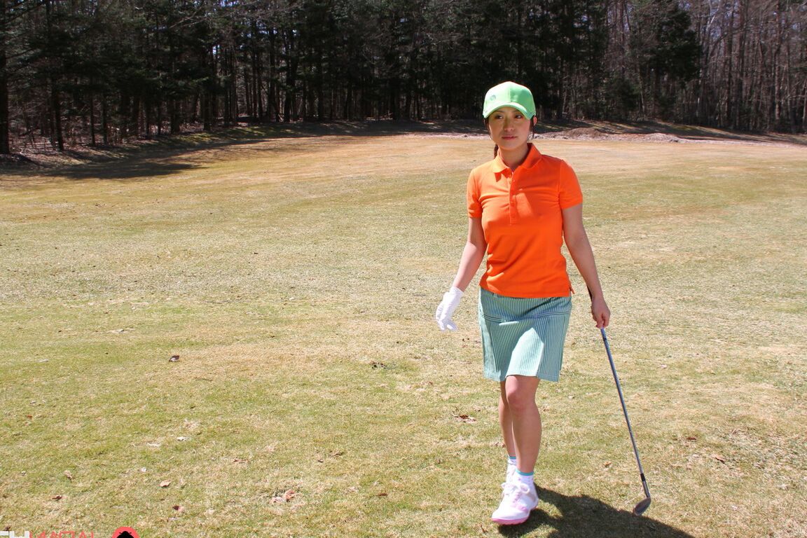 15P Japanese golfer Nana Kunimi flashes no panty upskirt while lining up a putt