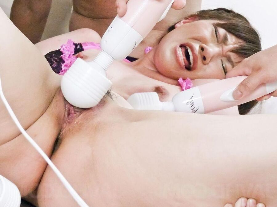 15P Kana Mimura Asian tiene que llevar tantos vibradores en sus curvas