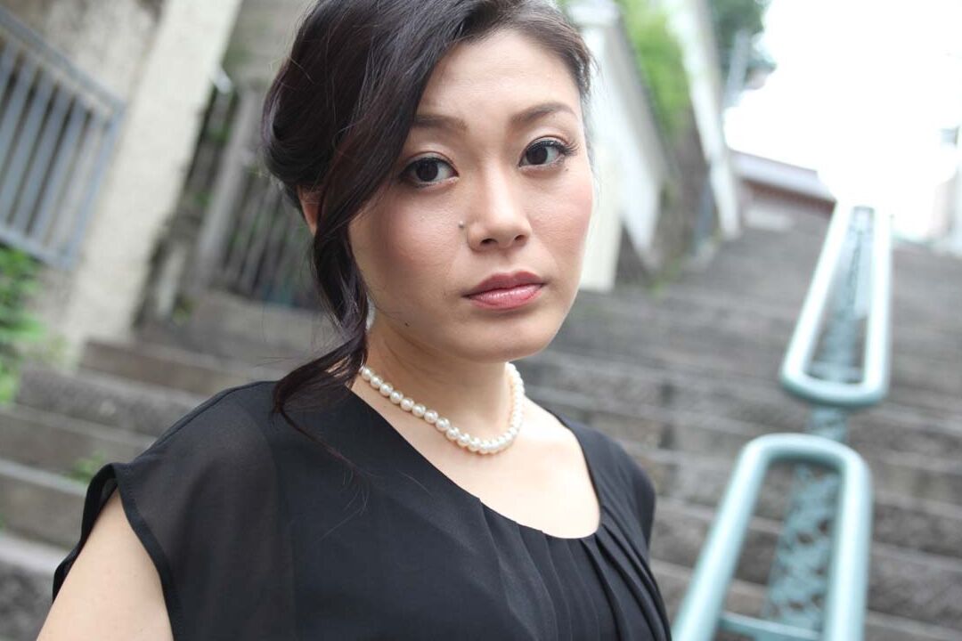 20P asiatische Frau Kyoko Nakajima fickt den Nachbarn