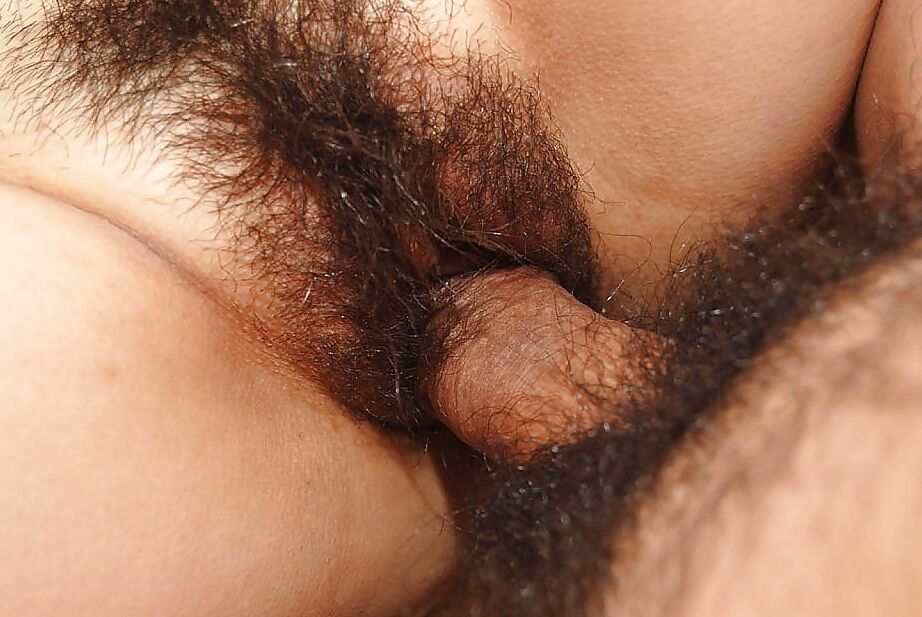 16P A sensual garota asiática Minami Kubo brinca com a buceta e se diverte