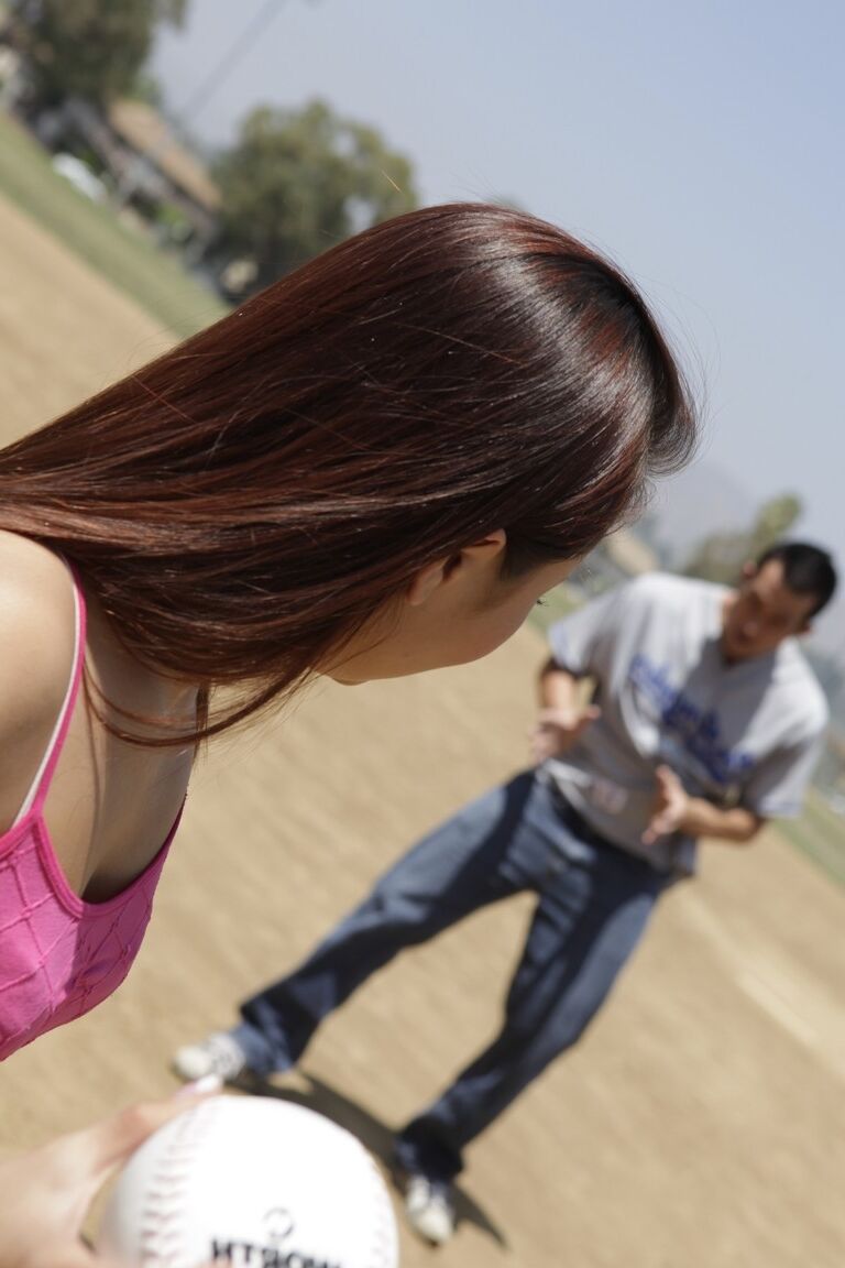 21P Asian babe com peitos pequenos Kita Zen se ferra por um monstro galo branco