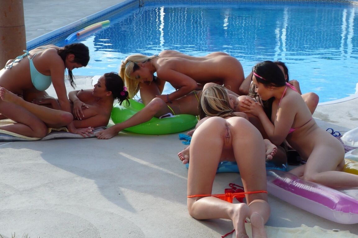17P A bevy of horny lesbian babes fingering & toying wildly in poolside group sex