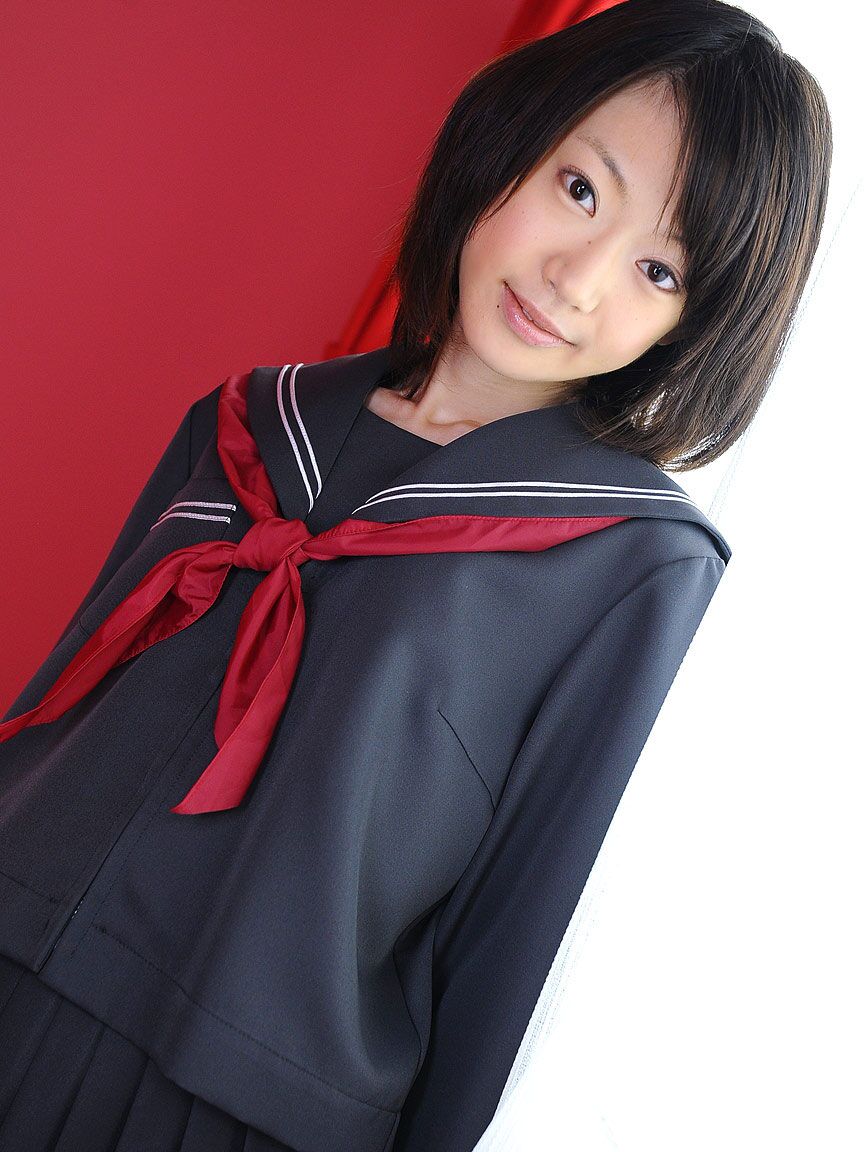 Aoba Ito, écolière asiatique de 12P, écarte les jambes pour jouer, doigter et baiser