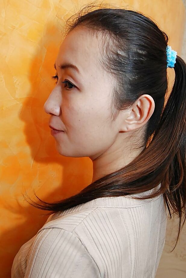 16P パンストを履いたアジア人女性の稲田ふみえが裸になり、マンコのバイブを楽しむ