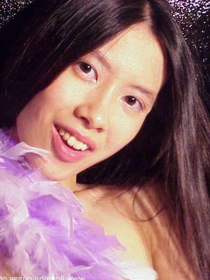 16P Salacious asian floosie pleasing her soaking wet twat with a vibrator