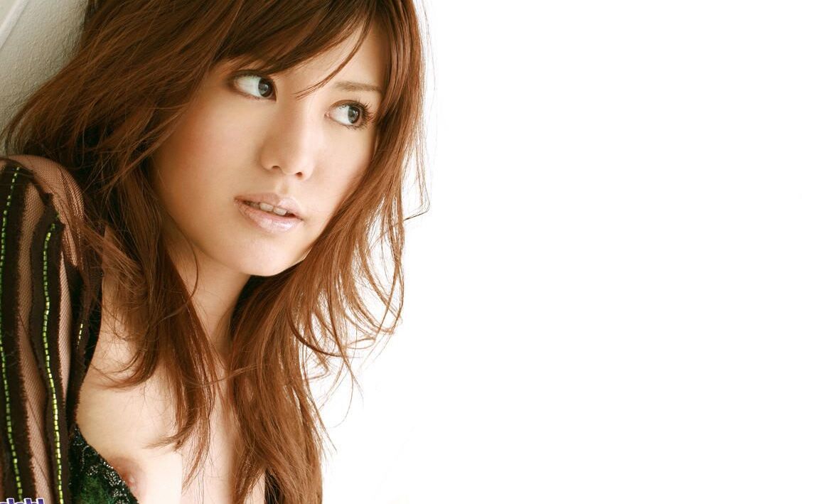 16P Sexy adolescente japonesa está posando para mostrar sua buceta gostosa e bunda fodível