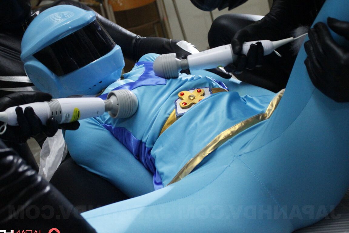 21P Blue ranger gets stripped and gets her hairy twat toyed on the floor