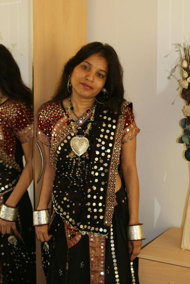 12P Kavya con sus trajes gujarati chania cholie