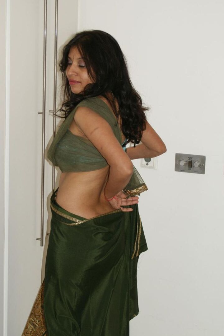 12P Kavya sharma in her sexy green indian sari showing off
