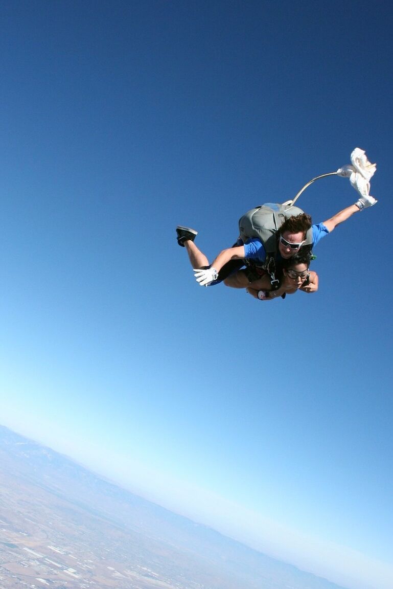 21P Naughty American adventurists try out extreme sport activities & pose naked