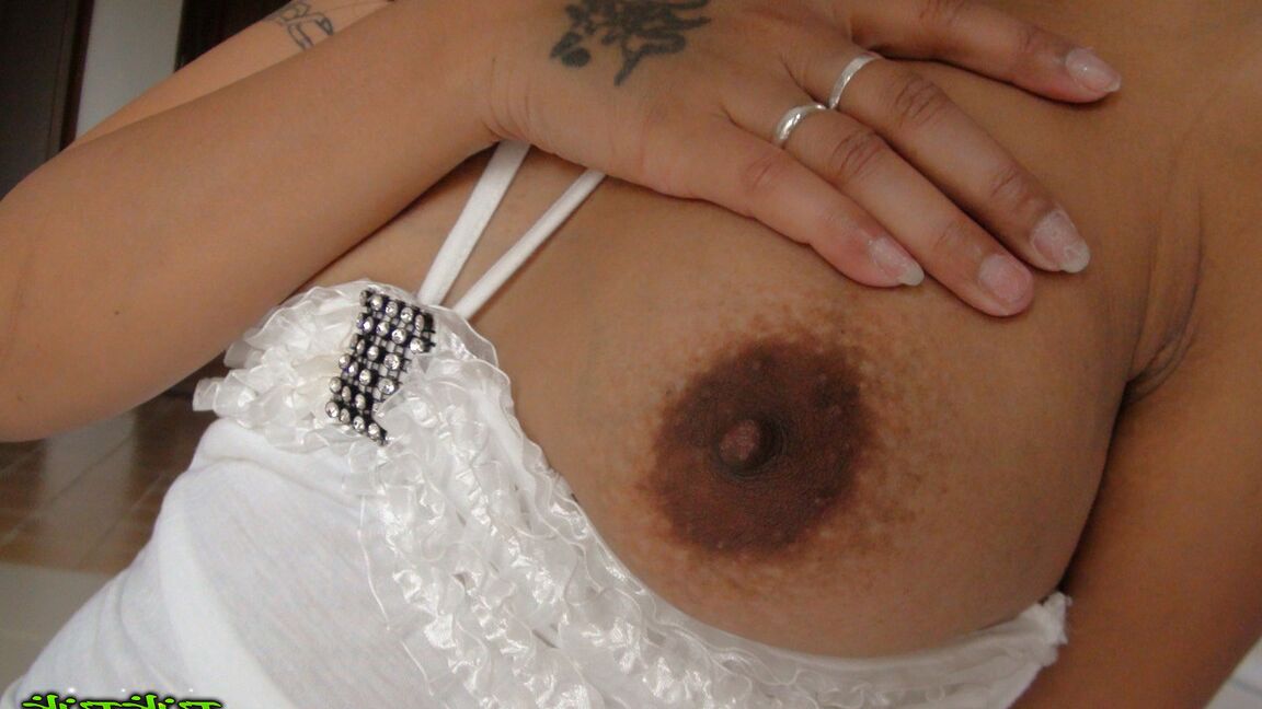 15P La guapa asiática MILF Be tiene sexo POV doloroso y recibe una buena corrida en la cara
