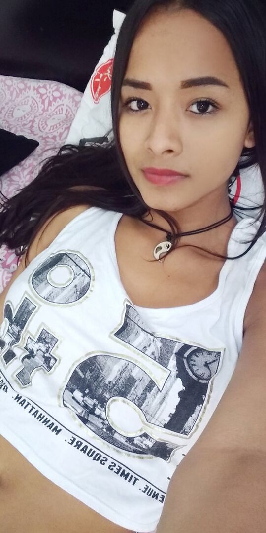 16P Hot exotic looking girl Liloo takes self shots while posing in the nude