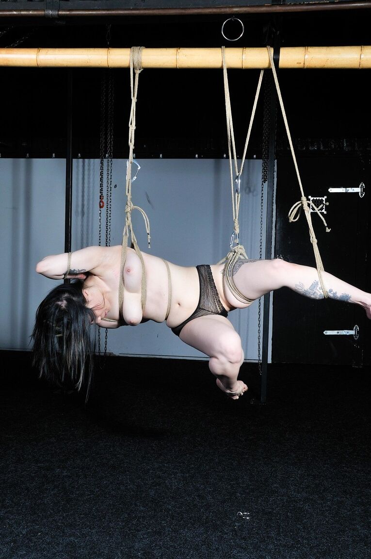 21P Bondagettes Digital Devil