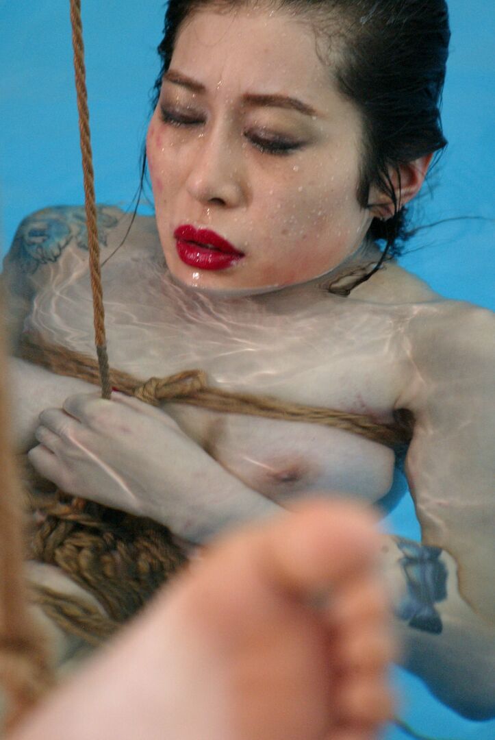 21P Sweet Asian sex slave June Mizuna gets toyed and abused in the pool