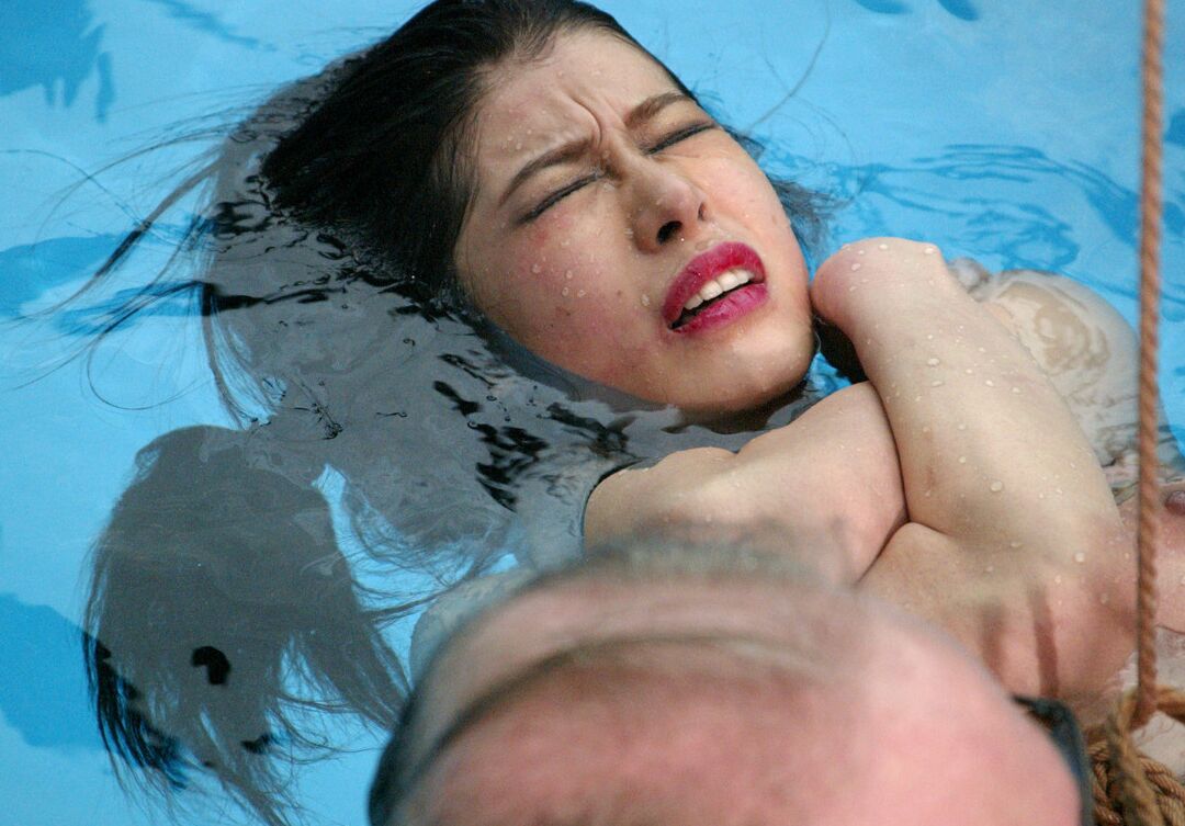 21P Sweet Asian sex slave June Mizuna gets toyed and abused in the pool