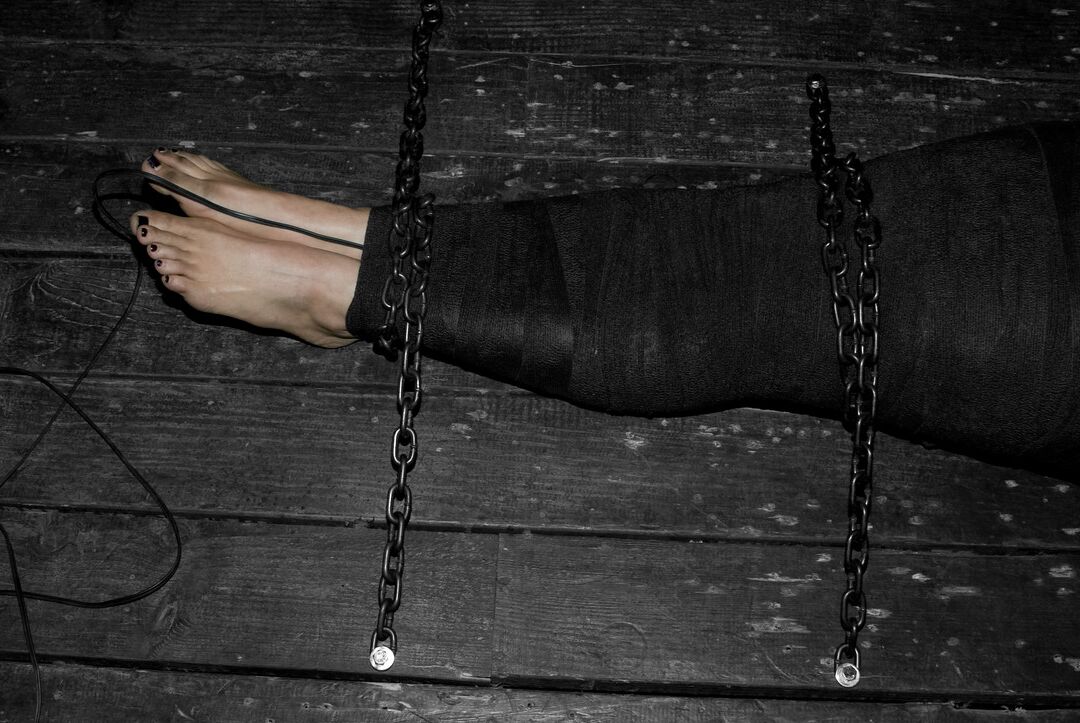 21P Submissive bondage slut Satine Phoenix getting tortured in a dark place