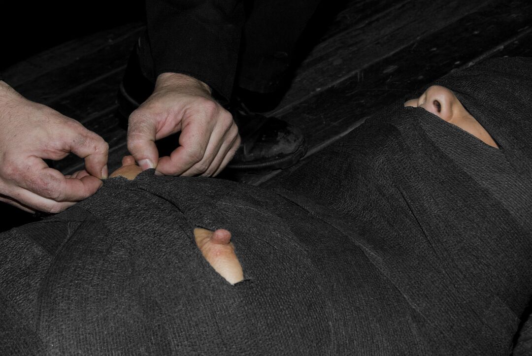 21P Submissive bondage slut Satine Phoenix getting tortured in a dark place