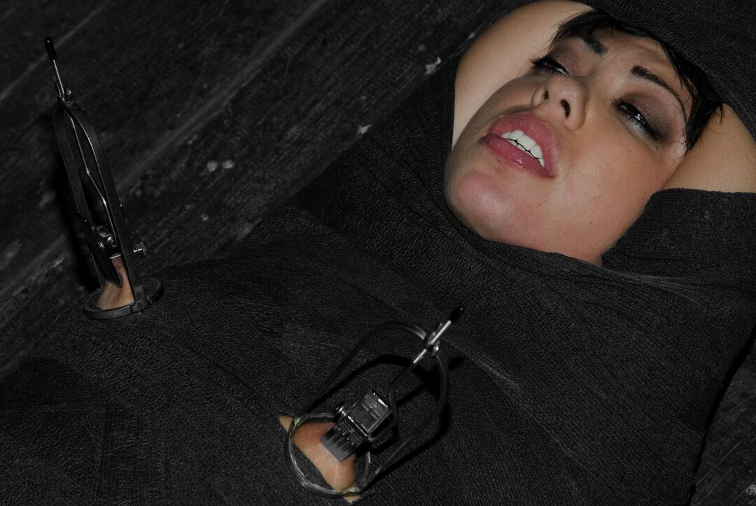 21P Submissive bondage slut Satine Phoenix getting tortured in a dark place