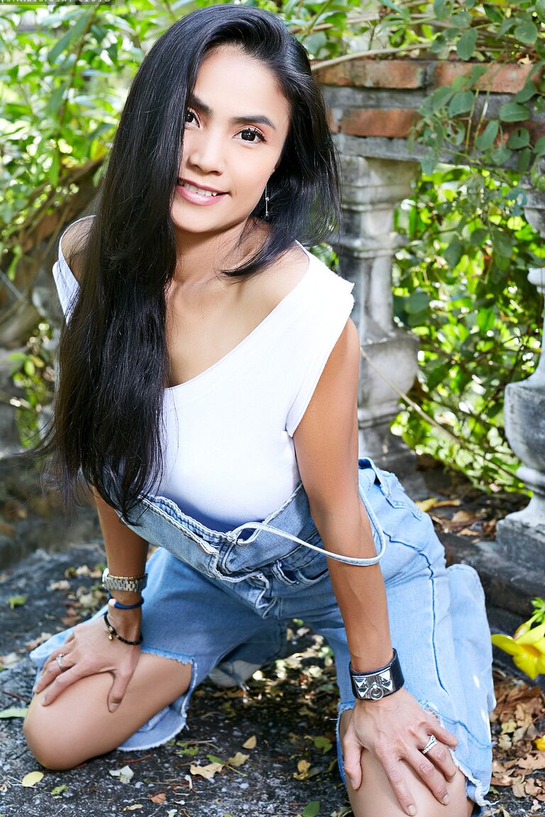 16P The Black Alley Leah