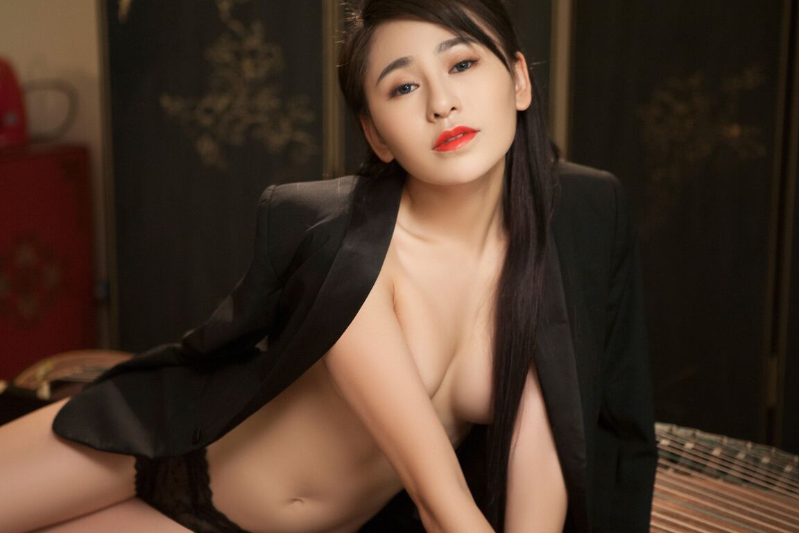 16P Asian goddess Wu Muxi posing for naked playboy pictures indoors
