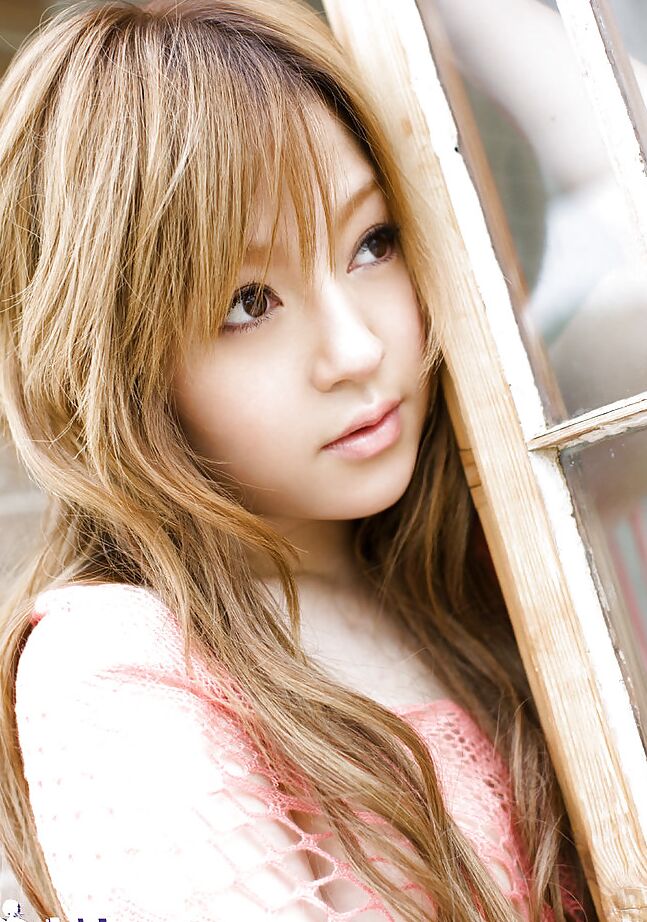 15P Alluring asian babe Ria Sakurai uncovering her tiny curves outdoor