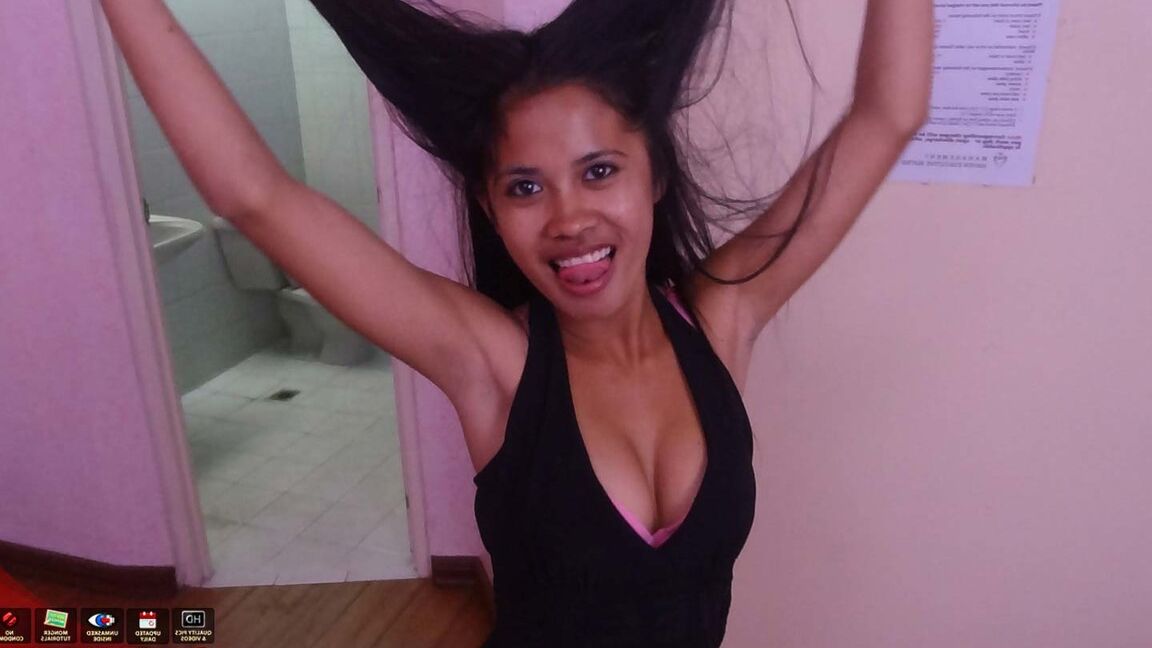 15P Skinny peituda filipina GF fica brincalhona em quarto de hotel