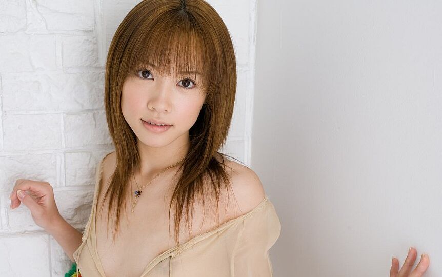 16P 日本の赤毛椎名麗華がシースルーのドレスで胸を露出