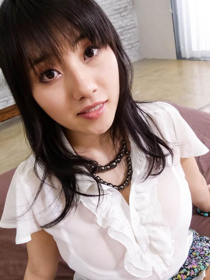 15P Azusa Nagasawa vollbusige Asiatin hat feuchte Muschi gefingert und geschraubt
