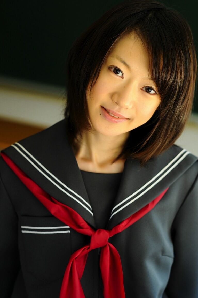 12P Barely legal Japanese student shows her bare knees in her school uniform