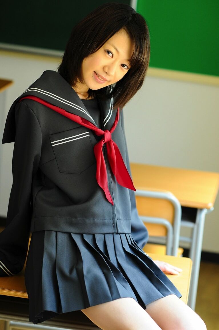 12P Barely legal Japanese student shows her bare knees in her school uniform